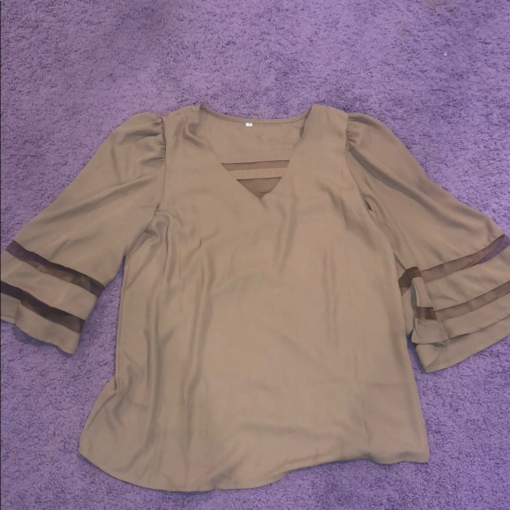 Bell sleeve blouse